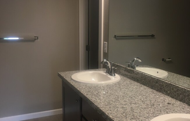 2 beds, 2 baths, 1,320 sqft, $1,595, Unit 2