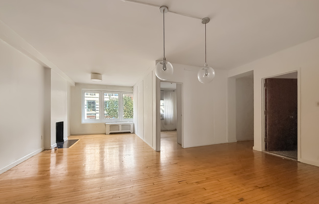 453 6 AVE