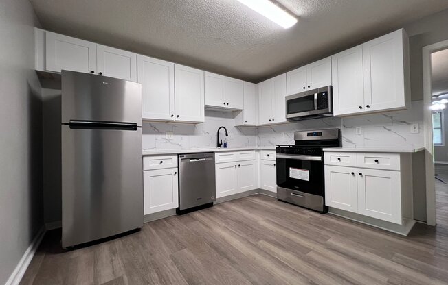 4009 HAWTHORNE CIR