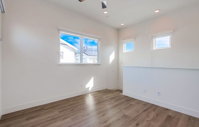 3 beds, 3 baths, 900 sqft, $3,995, Unit 3427-01