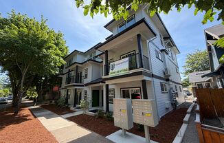 Brand New 2 bedroom 1.5 bath unit