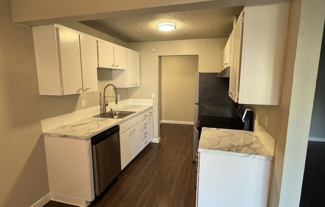 2 beds, 1 bath, 820 sqft, $1,895, Unit 105