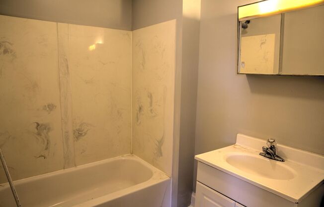 Studio, 1 bath, $995, Unit 250 F