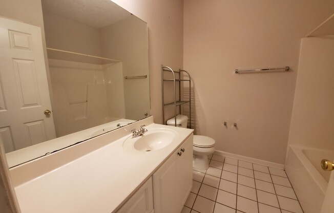 3 beds, 2 baths, $1,400