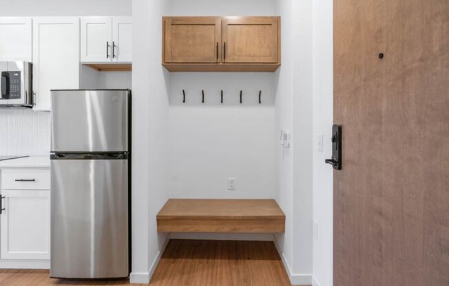 Studio, 1 bath, 400 sqft, $1,400, Unit 416