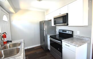 2 beds, 1 bath, 725 sqft, $945, Unit 410 1/2