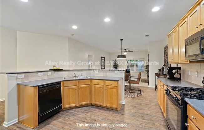 3300 SUTTLES DR SW