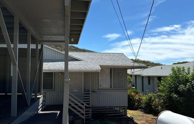 Makaikoa Street - near Kahala - 3 bedroom single family home