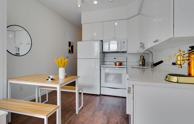 Studio, 1 bath, $2,000, Unit 204