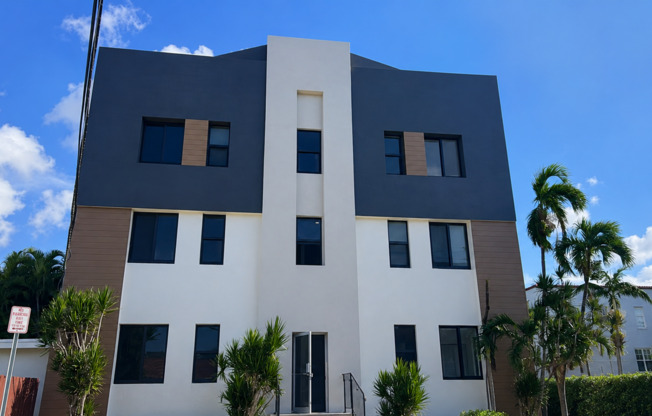 Studio from $1,500/mo & 1/1 from $1,600/mo, newly renovated/Estudio desde $1,500/mes y 1/1 desde $1,600/mes