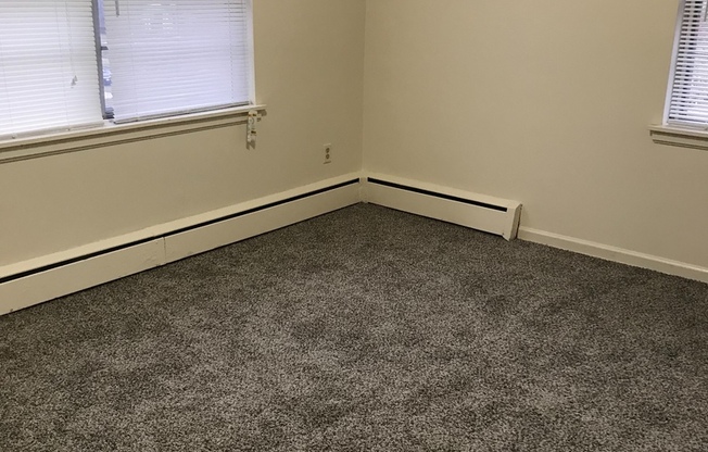 2 beds, 1 bath, 695 sqft, $725, Unit 1300-1503