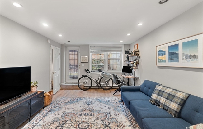 81 WALTHAM ST