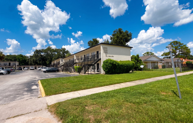 5261 Alhambra Dr