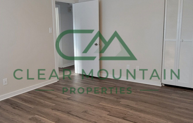 2 beds, 1 bath, 980 sqft, $1,225, Unit 52