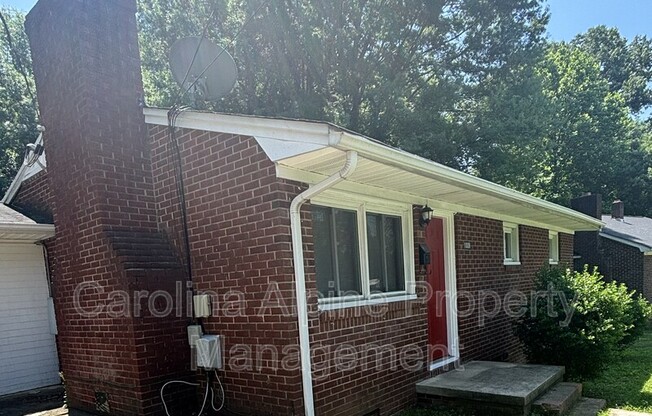 1009 W MAUNEY AVE