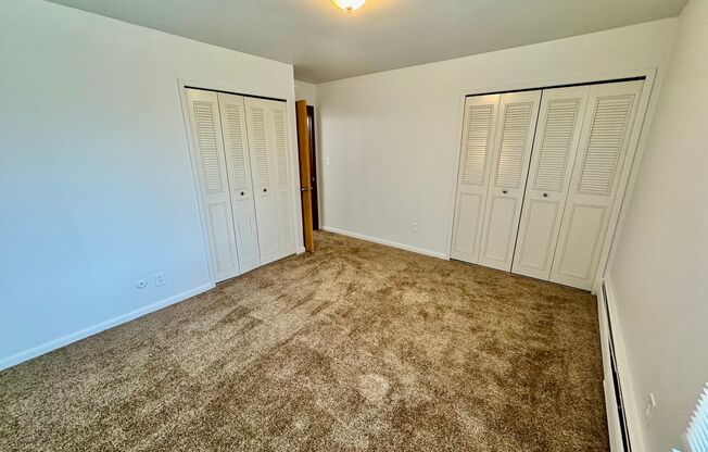 2 beds, 1 bath, 900 sqft, $1,295, Unit 4