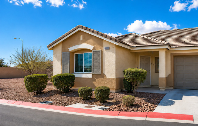 Large 3bd, 2 ba, 2 car 1235 sqft home
