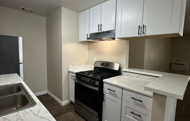 2 beds, 1 bath, 772 sqft, $2,475, Unit 55
