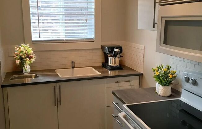 Cozy Highland Park Living at 4933 Echo Street