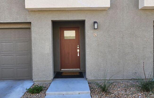 Modern Comfort Meets Vegas Vibes! – Utilities & Internet Included