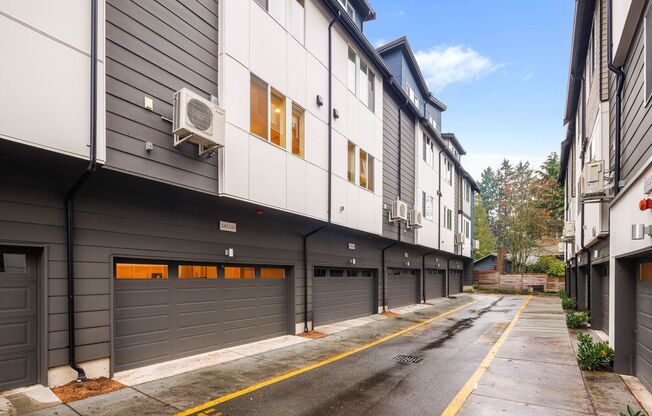 18514 MERIDIAN AVE N