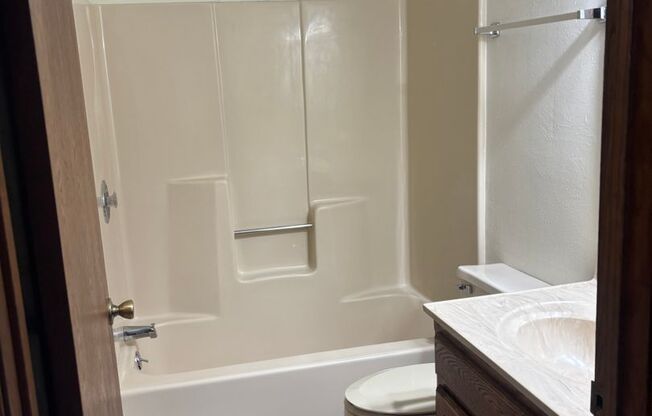 1 bed, 1 bath, 1,078 sqft, $1,229, Unit 1401 092