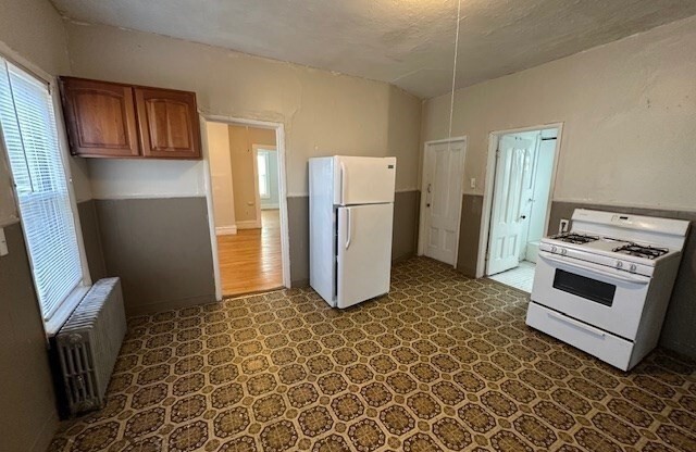 2 beds, 1 bath, 1,158 sqft, $2,000, Unit 425