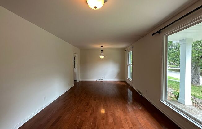 Beautiful Pet Friendly 3 bedroom home for rent!