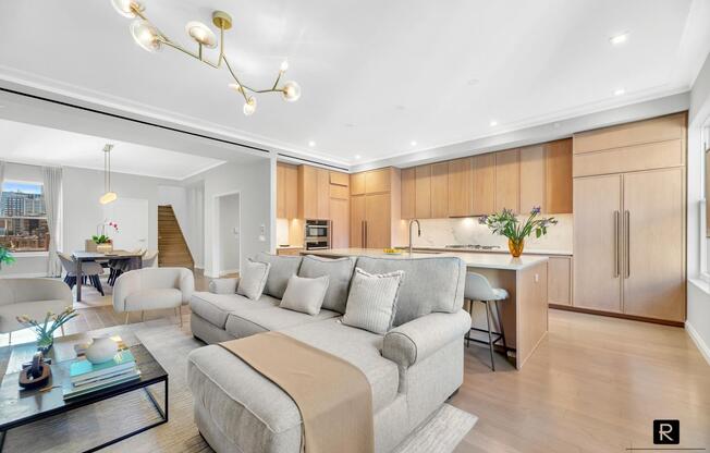 350 W 71 ST