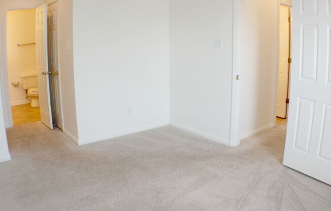 2 beds, 2 baths, 1,033 sqft, $1,519, Unit 27-27105