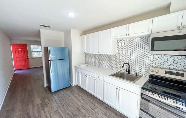 414 SE 8th St Unit A - Fully Renovated 2/1 in 8 plex