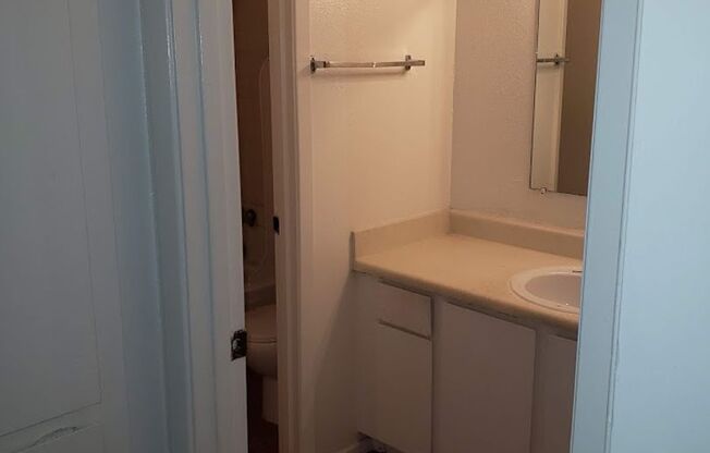 1 bed, 1 bath, 630 sqft, $790, Unit *123