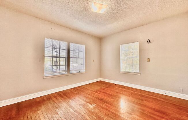 Hyde Park 3x2 House