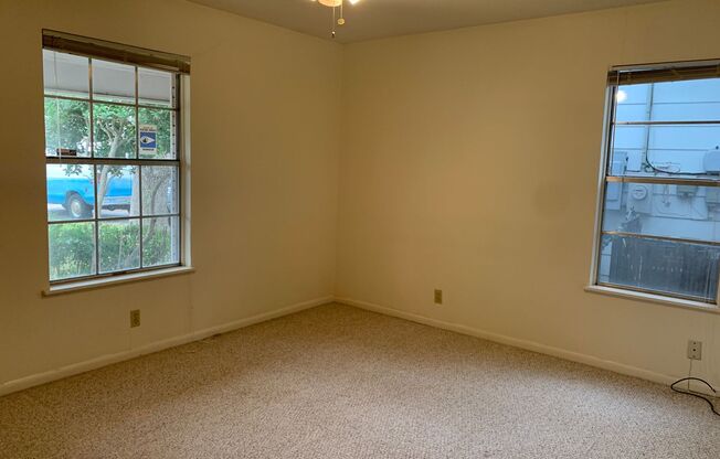 Lovely 4/2 in Brentwood Neighborhood