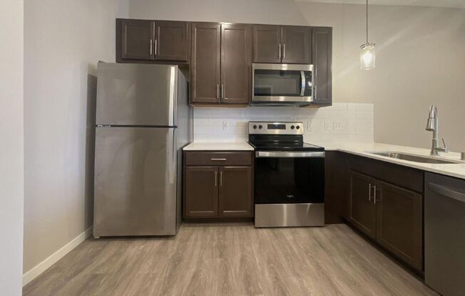Studio, 1 bath, 458 sqft, $1,375