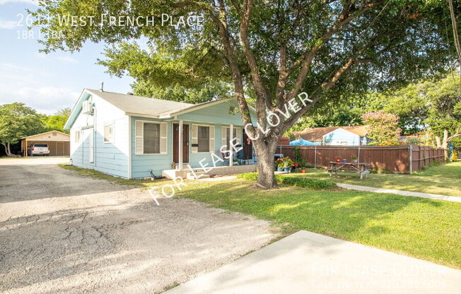 2611 W FRENCH PL