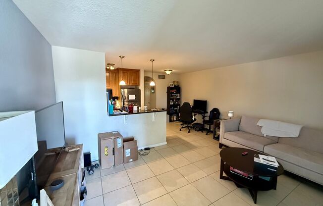 CENTRALLY LOCATED RENOVATED 1 BED 1 BATH CONDO WITH PARKING