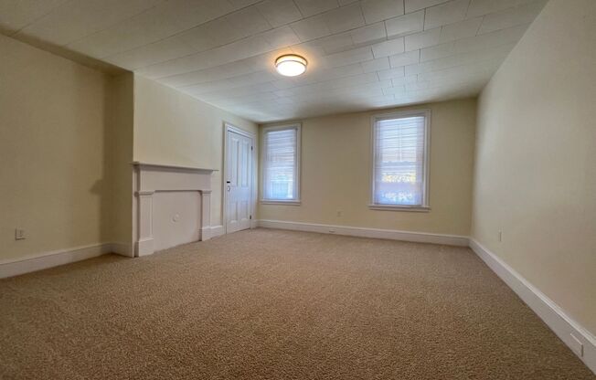 2 beds, 1 bath, $1,125