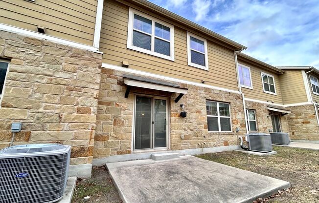 Stylish 2 Bedroom / 2.5 Bathroom Home – Two Levels, Move-In Ready
