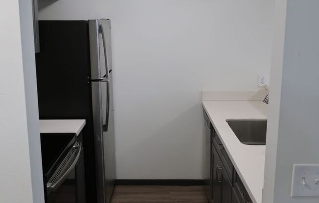1 bed, 1 bath, 586 sqft, $1,800, Unit 208