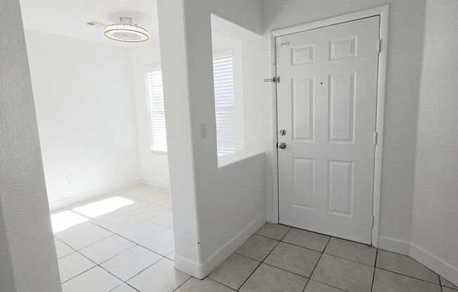 3 beds, 3 baths, $1,850, Unit Unit 1015 UNIT B BLDG 7