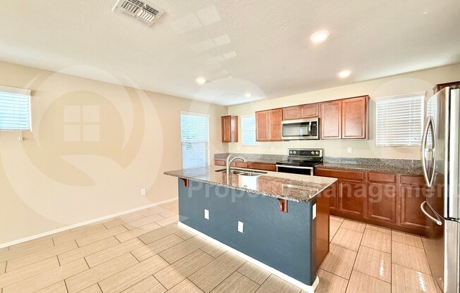 1147 S SAWYER