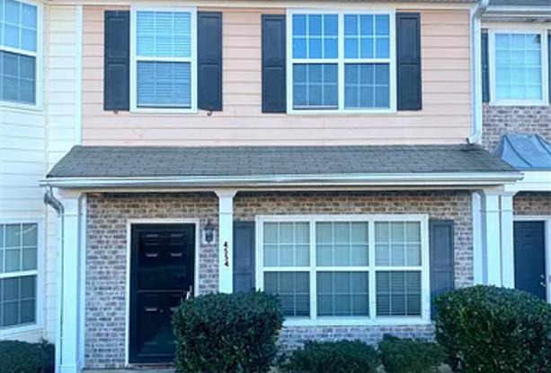 4554 PARKVIEW SQ