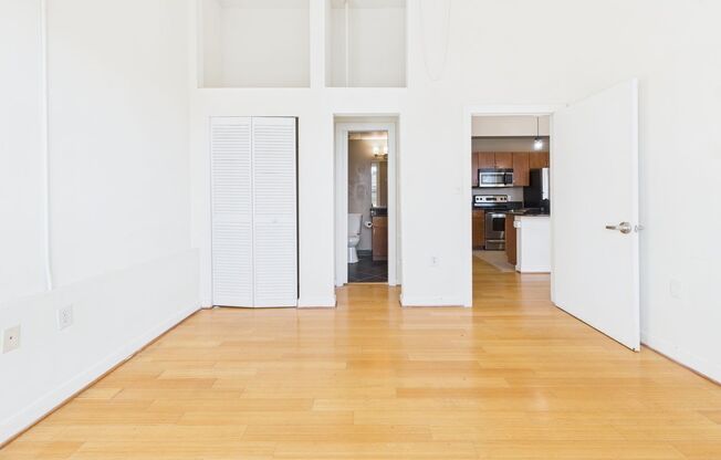2 beds, 2 baths, 862 sqft, $1,585, Unit 4H