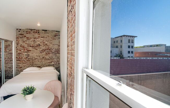 Studio, 1 bath, 223 sqft, $2,225, Unit 402