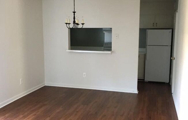 2 beds, 1 bath, 990 sqft, $1,125, Unit 3402