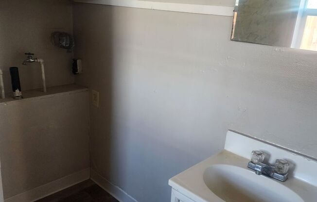 1 bed, 1 bath, $1,075