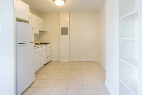Studio, 1 bath, 405 sqft, $1,595, Unit 0209