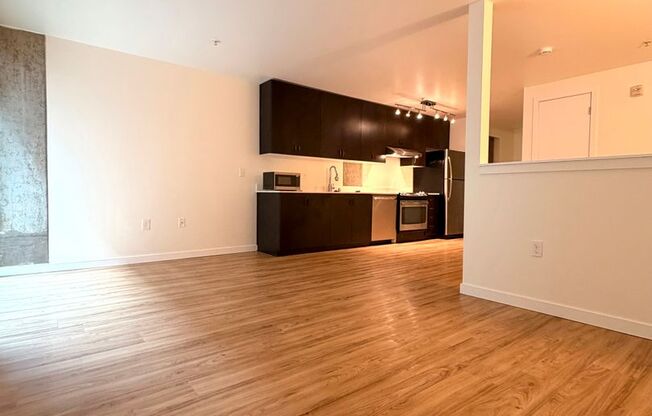 1 bed, 1 bath, 575 sqft, $1,750, Unit 207