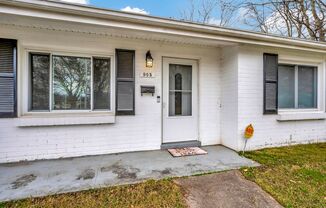 2 beds, 1 bath, $1,395